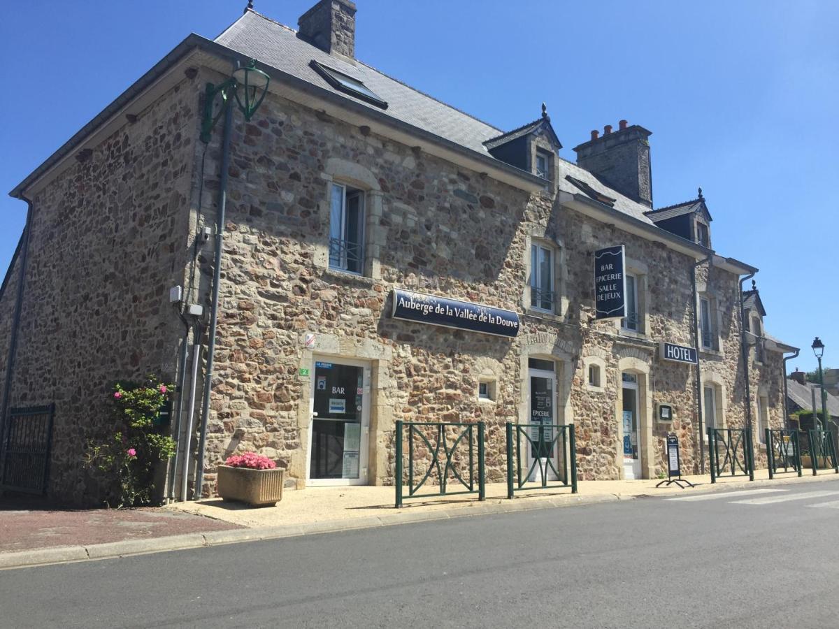 Auberge vallée de la douve L'Etang-Bertrand Exterior foto