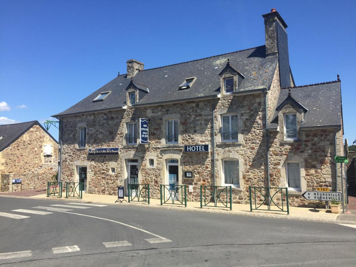 Auberge vallée de la douve L'Etang-Bertrand Exterior foto