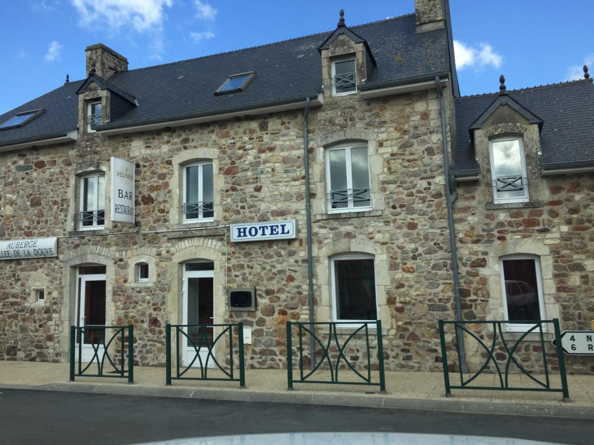 Auberge vallée de la douve L'Etang-Bertrand Exterior foto